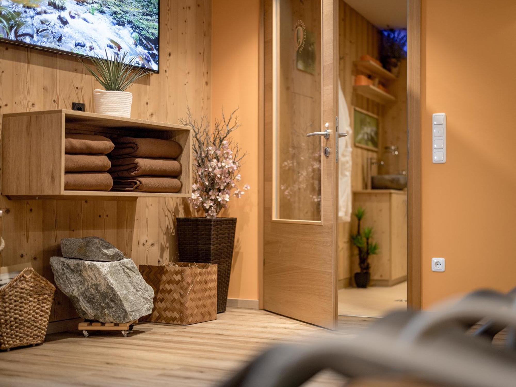 Отель Quality Hosts Arlberg - Haus Pepi Eiter Санкт-Антон-ам-Арльберг Экстерьер фото