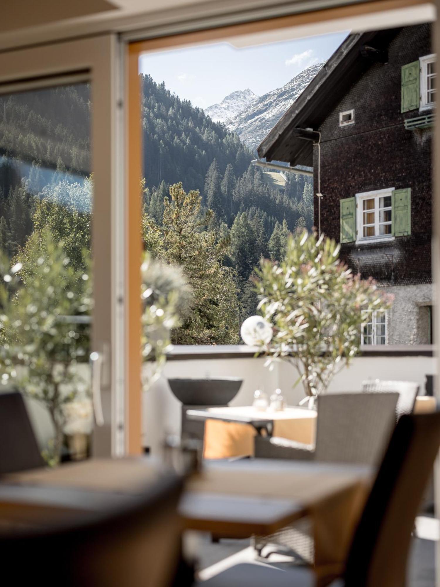 Отель Quality Hosts Arlberg - Haus Pepi Eiter Санкт-Антон-ам-Арльберг Экстерьер фото