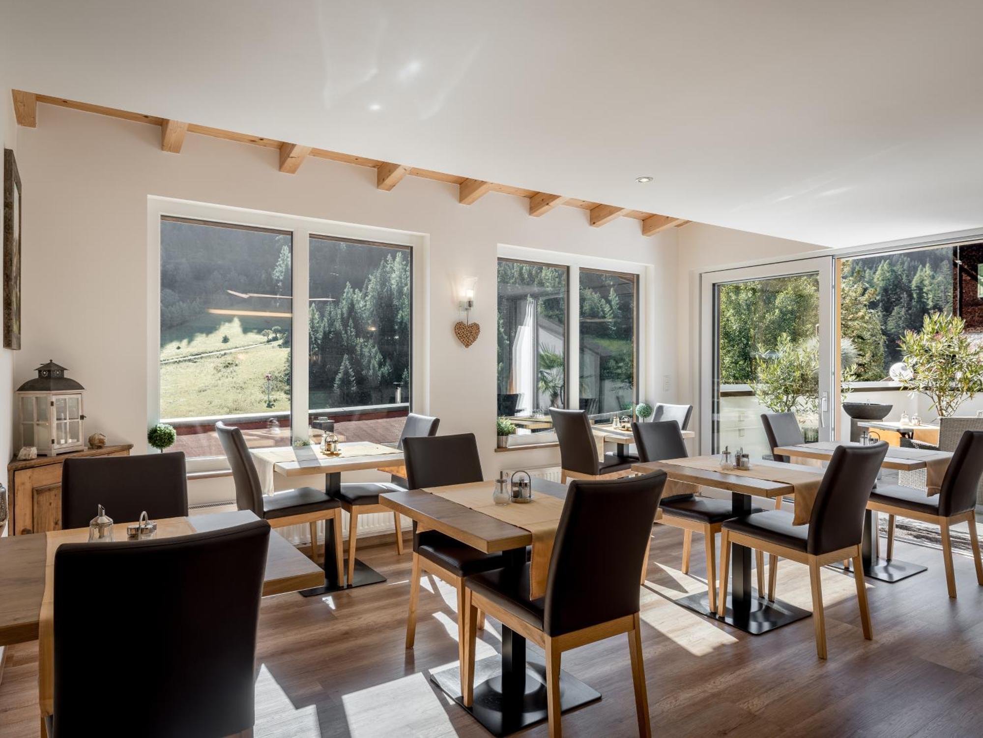 Отель Quality Hosts Arlberg - Haus Pepi Eiter Санкт-Антон-ам-Арльберг Экстерьер фото