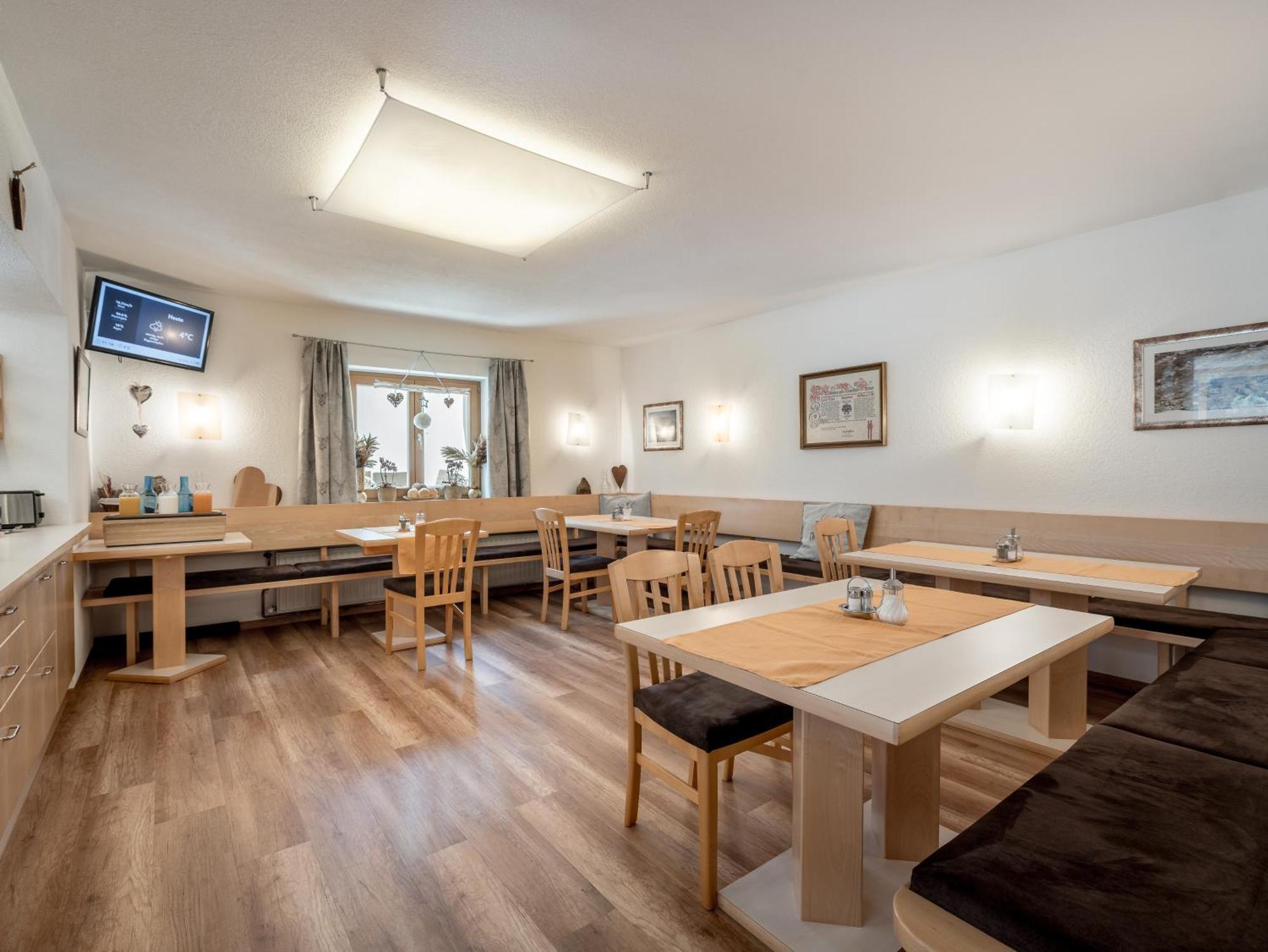 Отель Quality Hosts Arlberg - Haus Pepi Eiter Санкт-Антон-ам-Арльберг Экстерьер фото