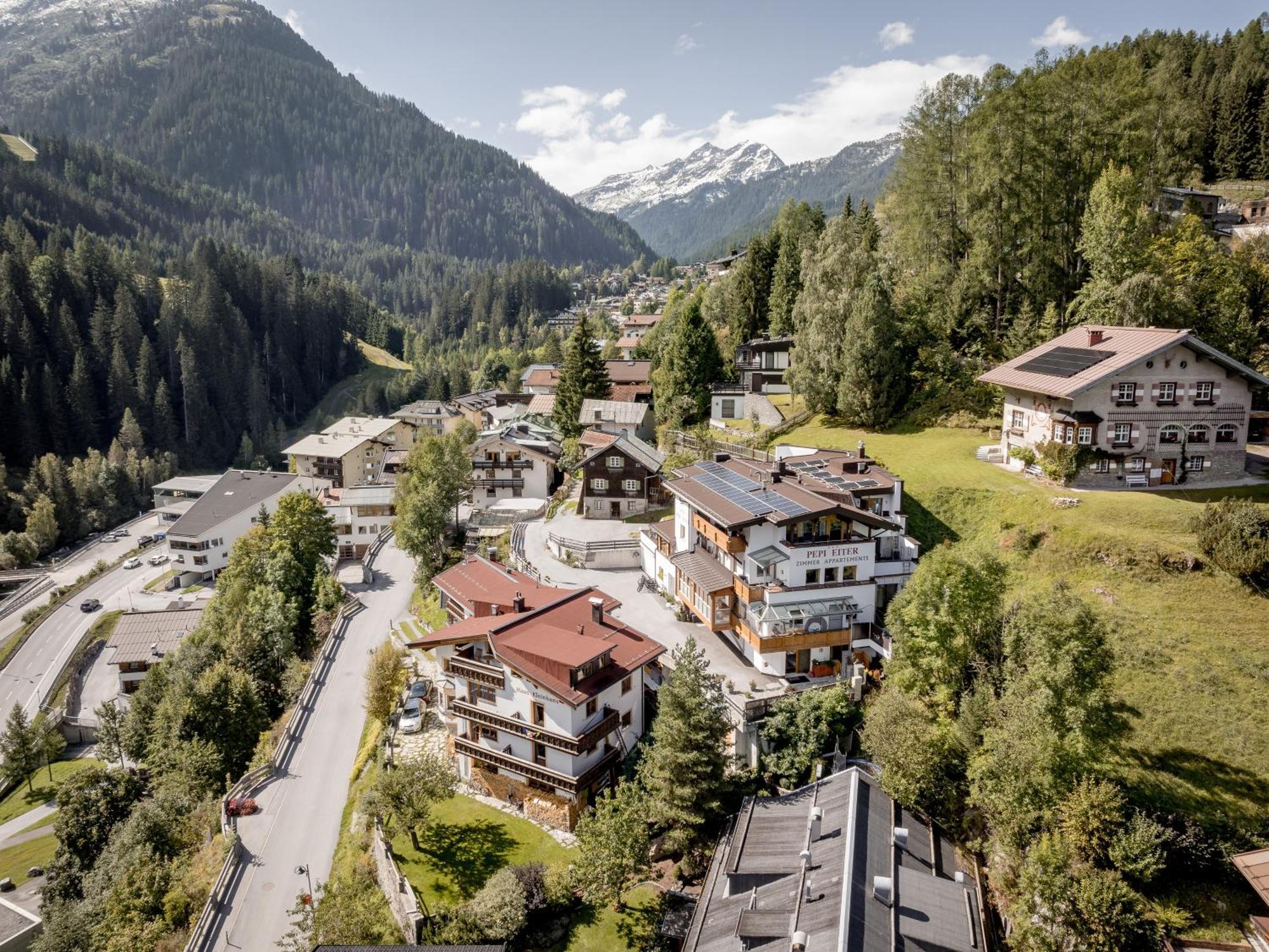 Отель Quality Hosts Arlberg - Haus Pepi Eiter Санкт-Антон-ам-Арльберг Экстерьер фото