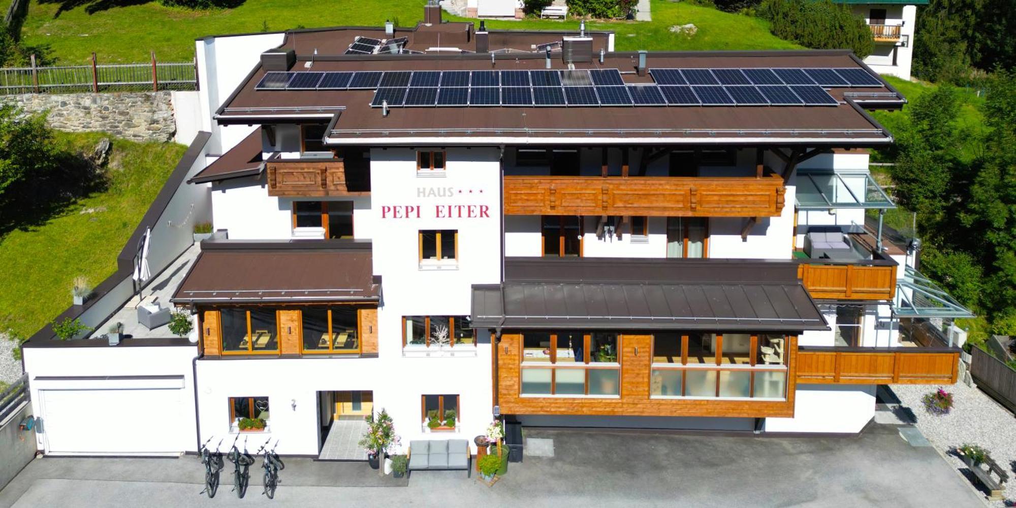 Отель Quality Hosts Arlberg - Haus Pepi Eiter Санкт-Антон-ам-Арльберг Экстерьер фото