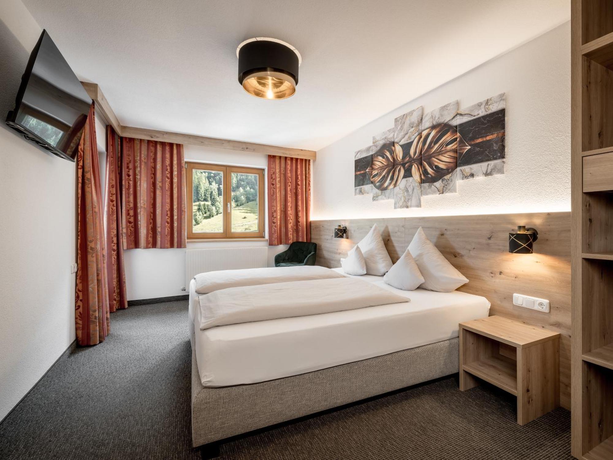 Отель Quality Hosts Arlberg - Haus Pepi Eiter Санкт-Антон-ам-Арльберг Экстерьер фото