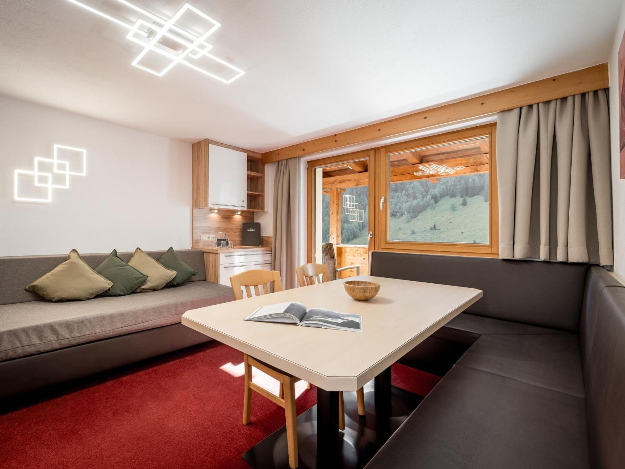 Отель Quality Hosts Arlberg - Haus Pepi Eiter Санкт-Антон-ам-Арльберг Экстерьер фото