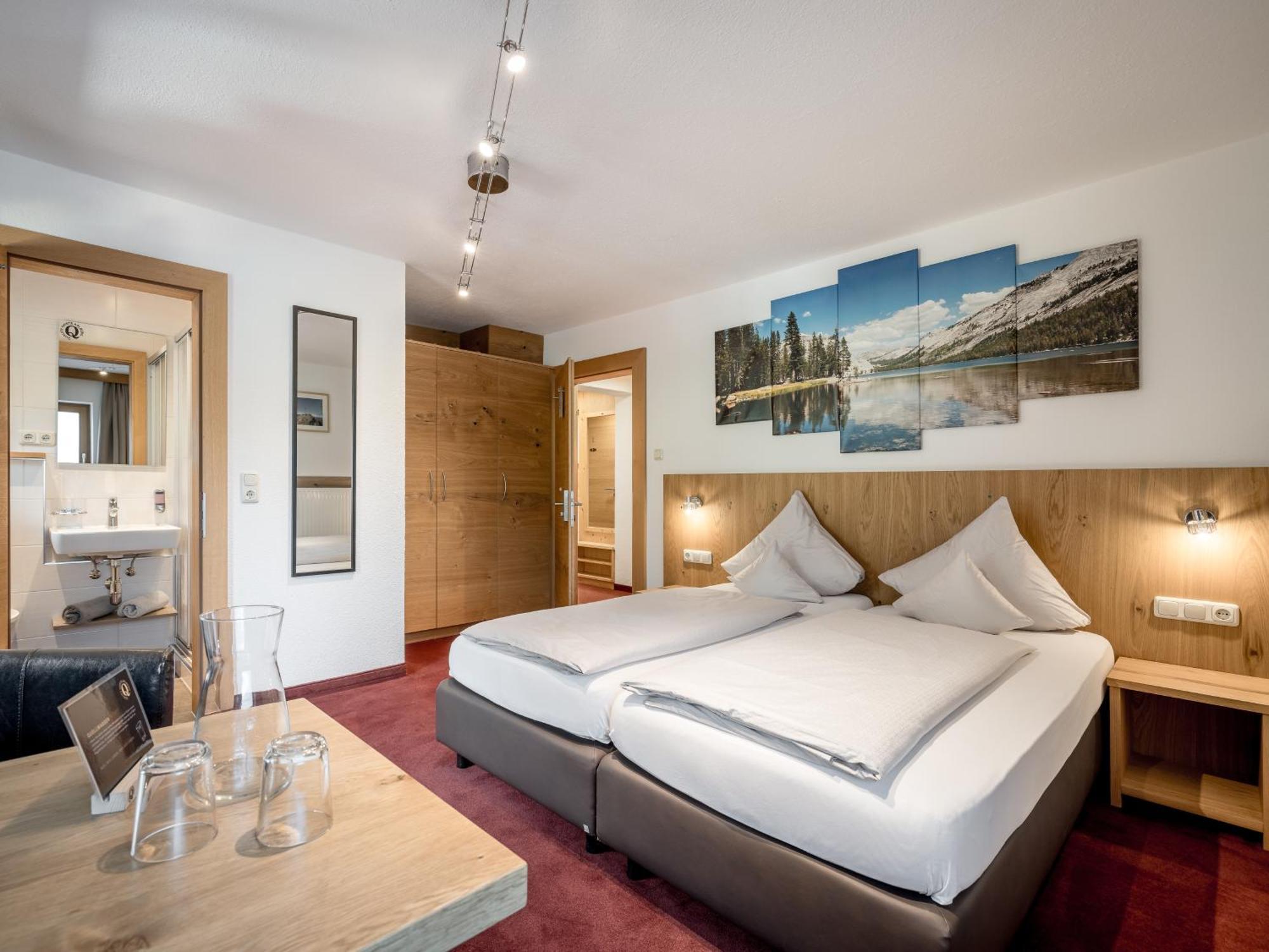 Отель Quality Hosts Arlberg - Haus Pepi Eiter Санкт-Антон-ам-Арльберг Экстерьер фото