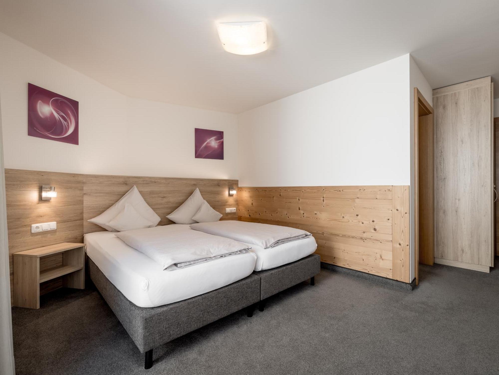Отель Quality Hosts Arlberg - Haus Pepi Eiter Санкт-Антон-ам-Арльберг Экстерьер фото