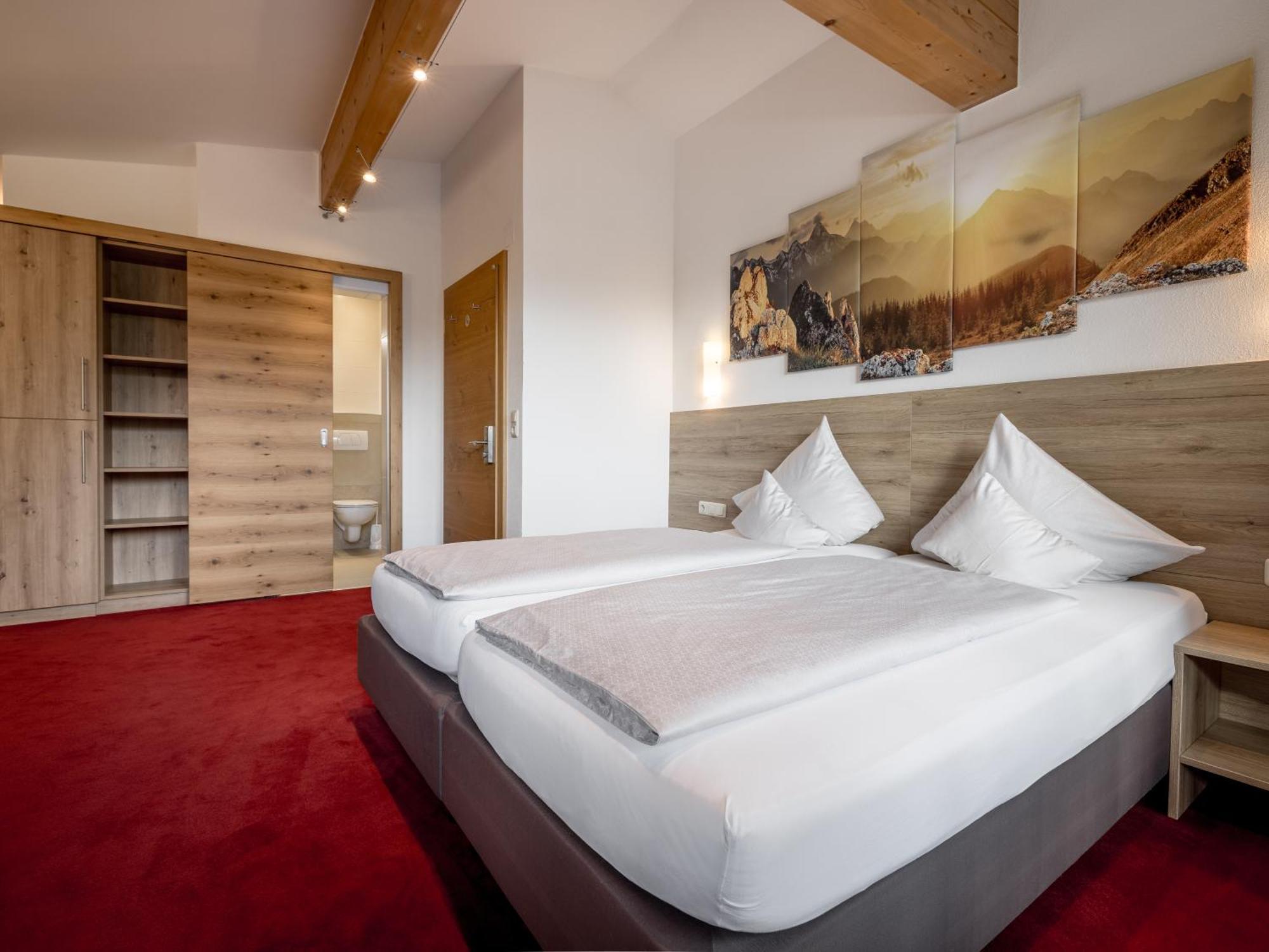 Отель Quality Hosts Arlberg - Haus Pepi Eiter Санкт-Антон-ам-Арльберг Экстерьер фото