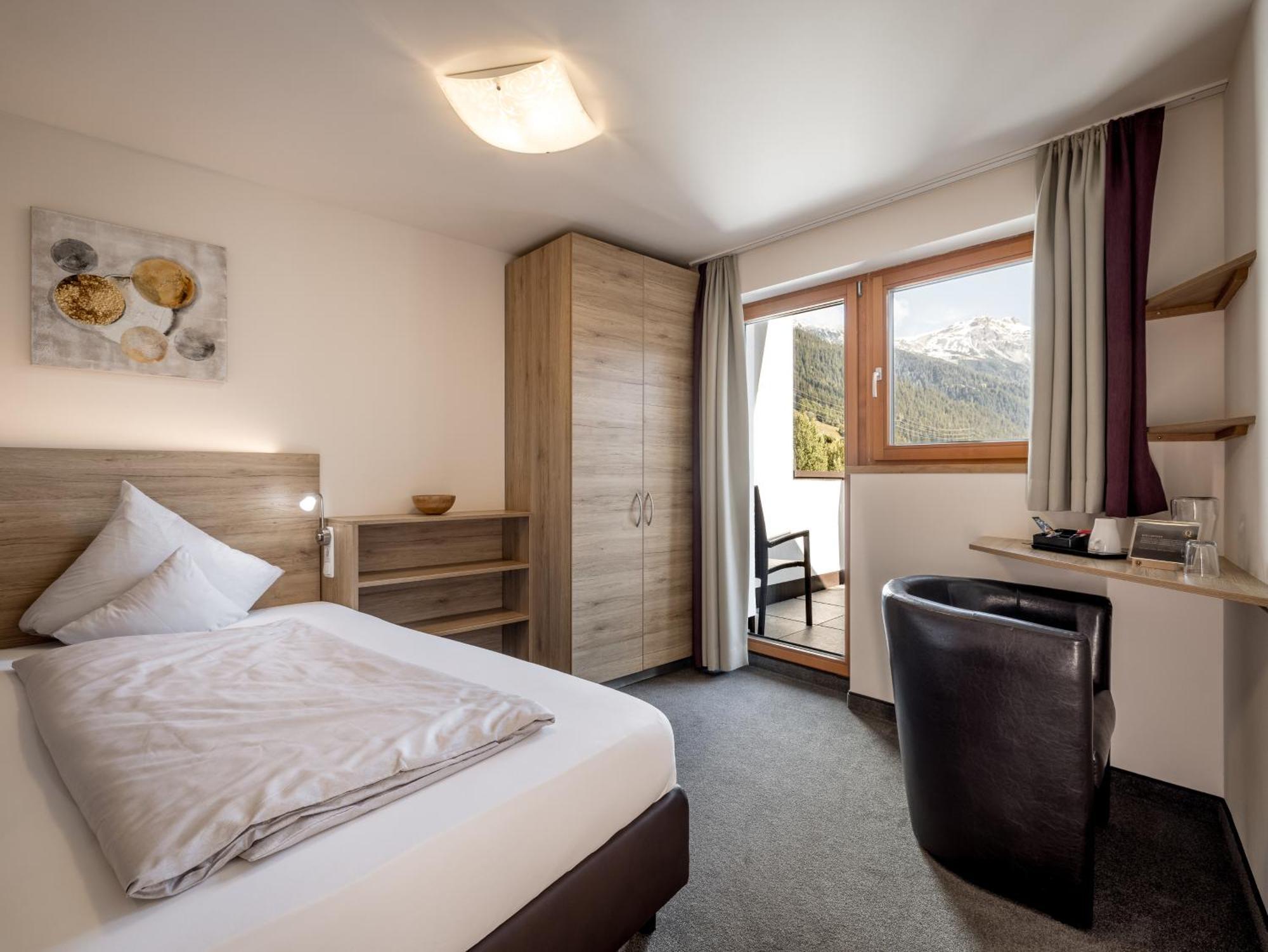 Отель Quality Hosts Arlberg - Haus Pepi Eiter Санкт-Антон-ам-Арльберг Экстерьер фото