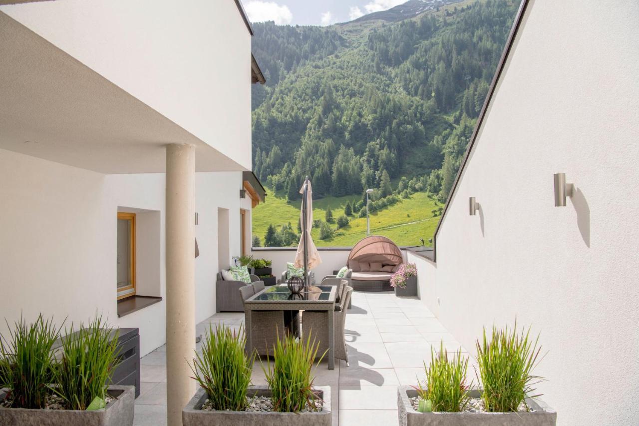 Отель Quality Hosts Arlberg - Haus Pepi Eiter Санкт-Антон-ам-Арльберг Экстерьер фото