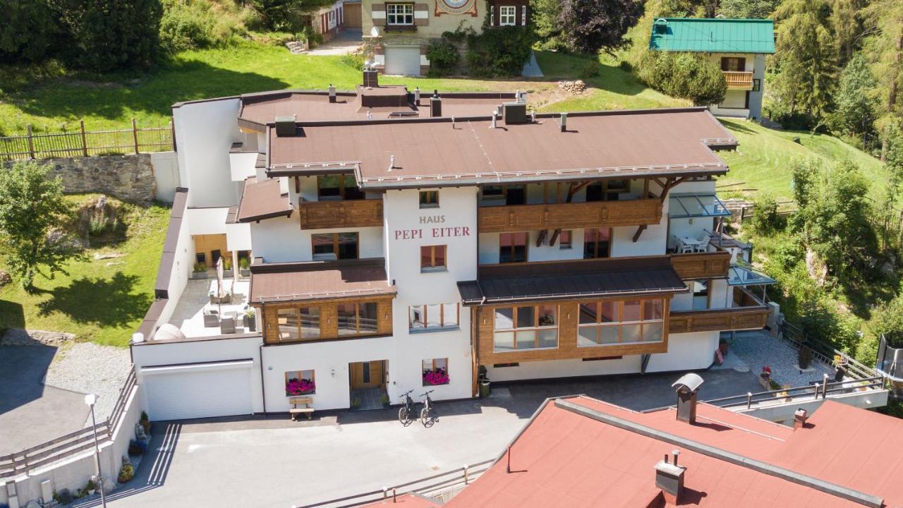 Отель Quality Hosts Arlberg - Haus Pepi Eiter Санкт-Антон-ам-Арльберг Экстерьер фото